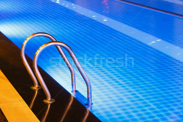 Piscină mână metal piscină bar Imagine de stoc © smuay