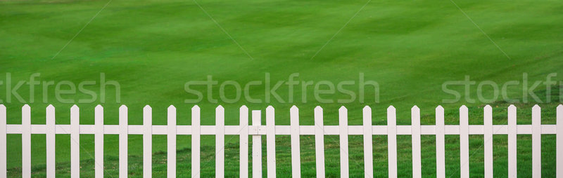 Trawnik ogrodzenia zielone biały drewna wiosną Zdjęcia stock © smuay