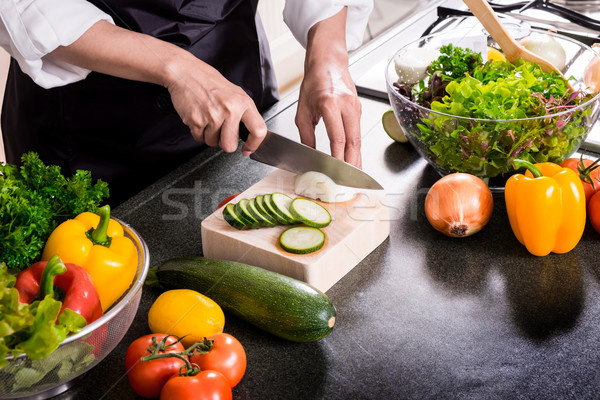[[stock_photo]]: Saine · femme · légumes · frais · salade · huile · d'olive · tomate