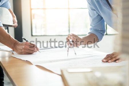 Personen Ingenieur Hand Zeichnung Plan Stock foto © snowing