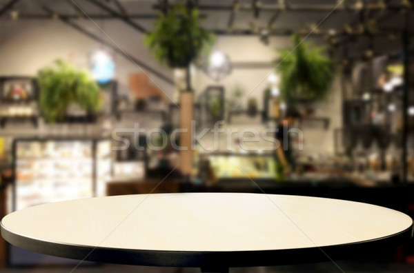 Selezionato focus vuota rosolare tavolo in legno coffee shop Foto d'archivio © snowing