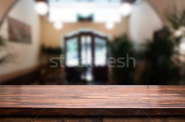 Ausgewählt Schwerpunkt leer braun Holztisch Cafeteria Stock foto © snowing