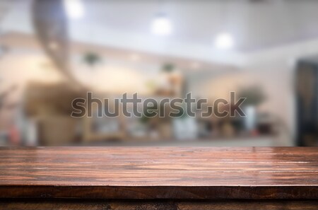 Selezionato focus vuota rosolare tavolo in legno coffee shop Foto d'archivio © snowing