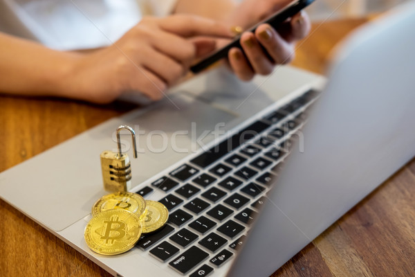 [[stock_photo]]: Or · métal · bitcoin · monnaie · investissement · symbolique