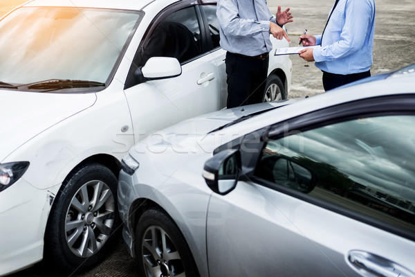 Verzekering agent schrijven onderzoeken auto Stockfoto © snowing