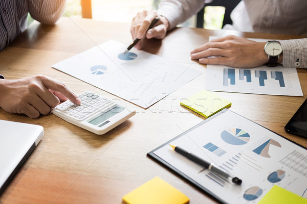 Stockfoto: Bespreken · documenten · ideeën · plannen · collega's