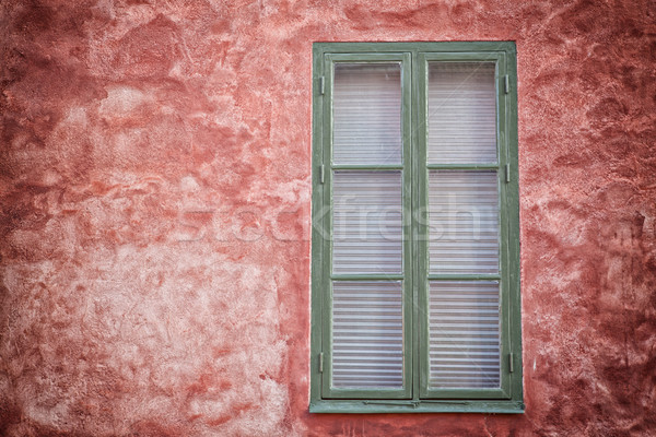 Verde ventana rojo pared imagen pared de ladrillo Foto stock © sophie_mcaulay