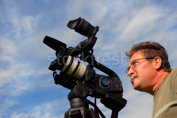 Caméraman tir vidéo homme télévision Photo stock © soupstock