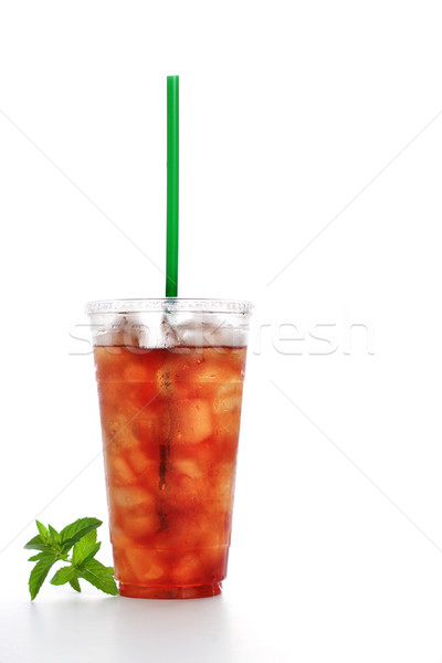 Plastic ceaşcă ice tea paie frunze Imagine de stoc © soupstock