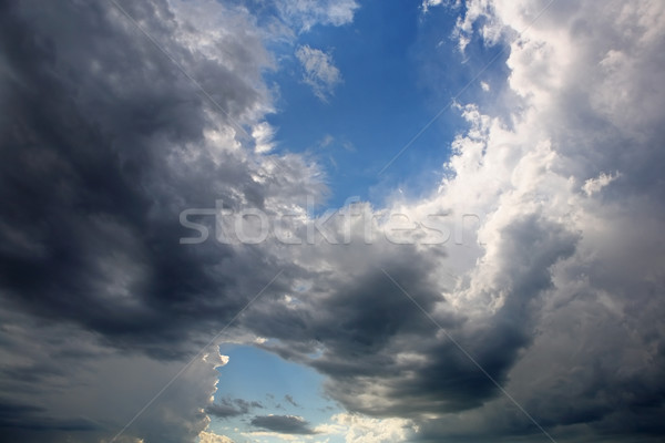 Break tempesta nube formazione tunnel cielo blu Foto d'archivio © soupstock