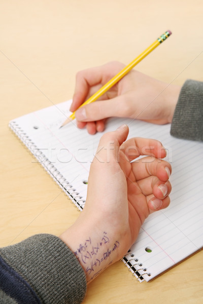 Test Jugendliche Hände Antworten geschrieben Stock foto © soupstock
