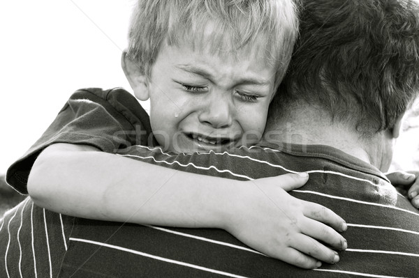 Tristeţe plâns băiat familie tineri tată Imagine de stoc © soupstock