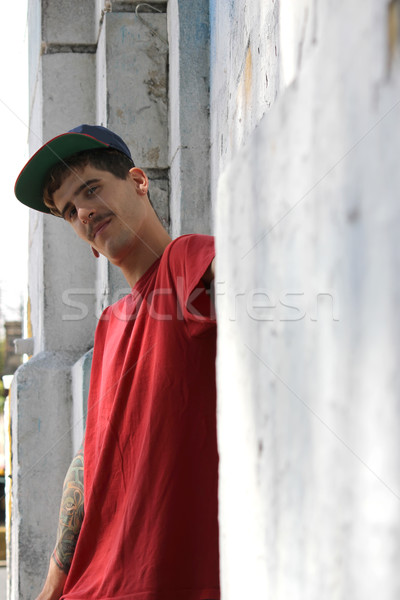 Kapı tokmağı duvar genç adam duvar yazısı Stok fotoğraf © Spectral