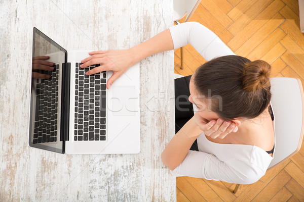 Trabalhando laptop mulher negócio menina Foto stock © Spectral