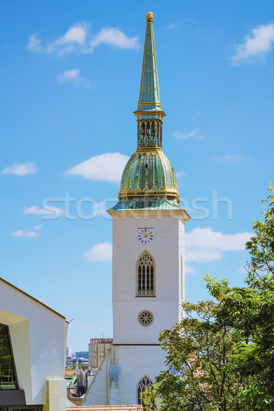 Reloj torre cielo azul ciudad edificios ciudad Foto stock © SRNR