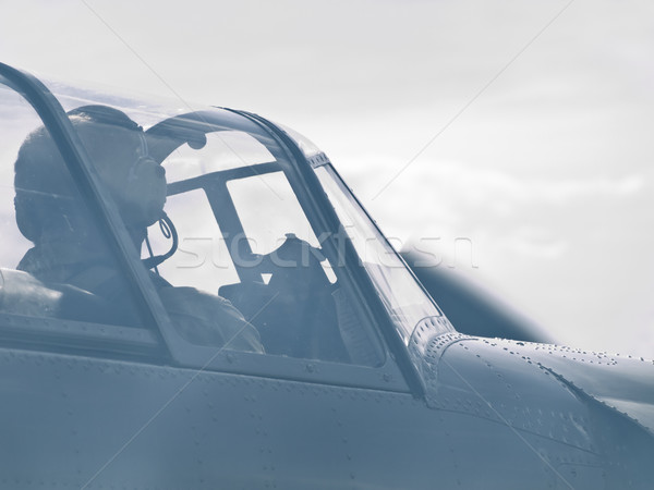 Niebo Fotografia samolot kabina pilota dymu Zdjęcia stock © SRNR