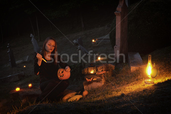Stok fotoğraf: Halloween · mezarlık · kız · çim · alan