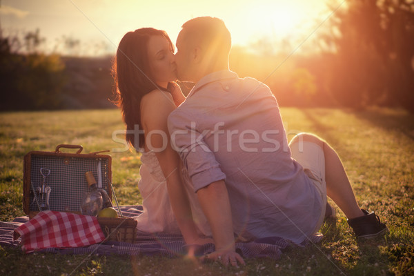 Atrakcyjny para romantyczny data Zdjęcia stock © Steevy84