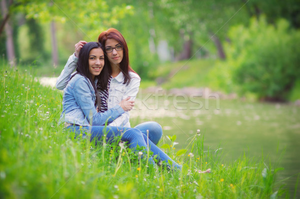 Dwa młodych kobiet zewnątrz wody kobiet Zdjęcia stock © Steevy84