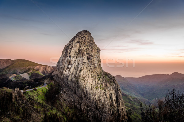 Groß rock Sonnenuntergang Landschaft Insel Stock foto © Steffus
