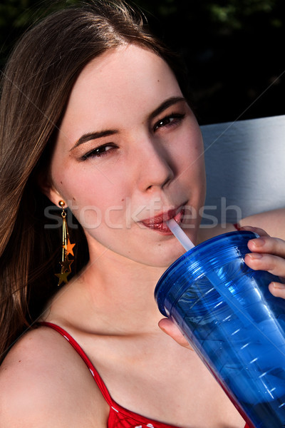 Vaderlandslievend vrouw drinkwater buitenshuis glas gezondheid Stockfoto © Stephanie_Zieber