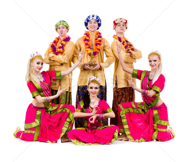 Dansers indian kostuums poseren dans team Stockfoto © stepstock