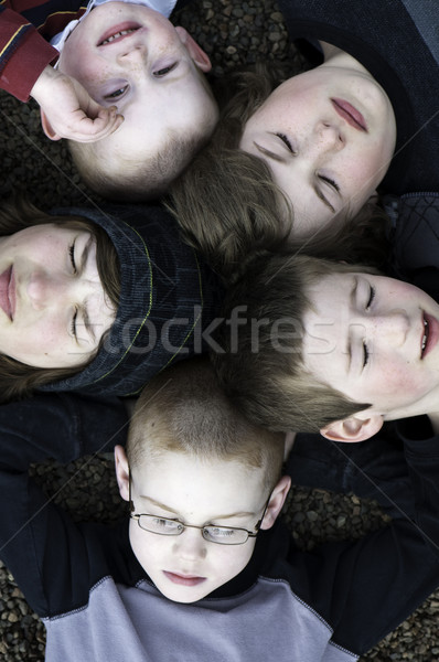Fünf zusammen jungen Jungen ein Stock foto © stockfrank