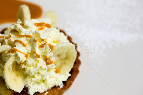 Fraîches banane crème tarte prêt servi Photo stock © stockyimages
