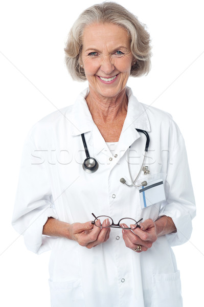 Cu experienta femeie medical profesional senior medic Imagine de stoc © stockyimages