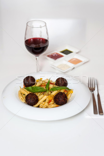 Nyami tészta felszolgált vörösbor finom étel Stock fotó © stockyimages