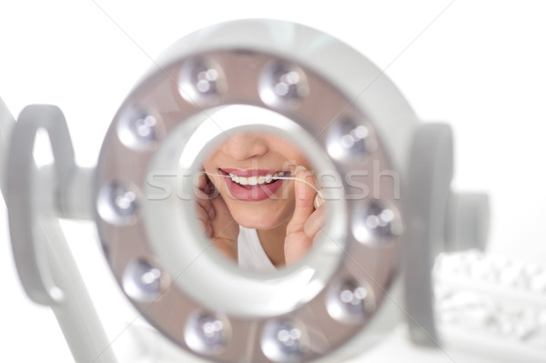 [[stock_photo]]: Femme · soie · dentaire · dents · lumière · miroir · jeunes