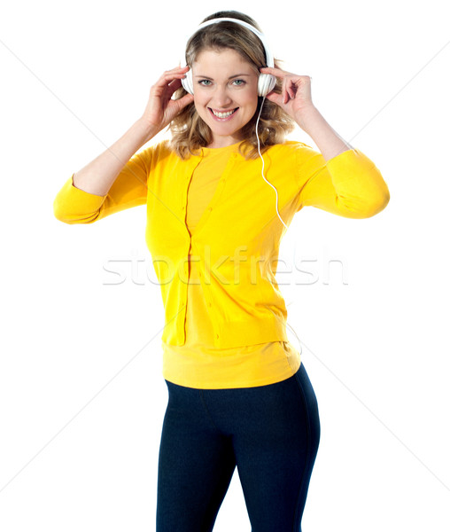 [[stock_photo]]: Carte · de · crédit · isolé · blanche · femmes