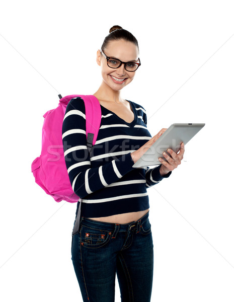 商業照片: 女 · 學生 · 播放 · 觸摸屏 · 設備 · 微笑