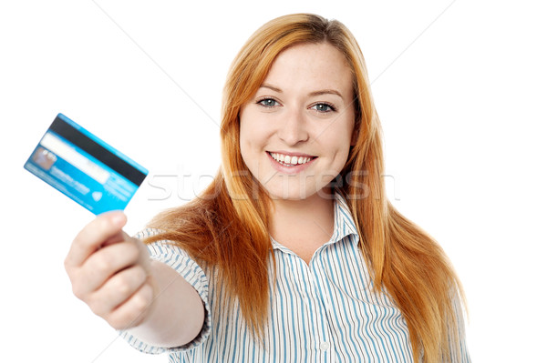 Młodych pani pieniężnych karty atrakcyjny Zdjęcia stock © stockyimages