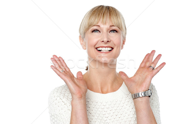 Ifadeler mutlu içerik kadın gündelik atış Stok fotoğraf © stockyimages