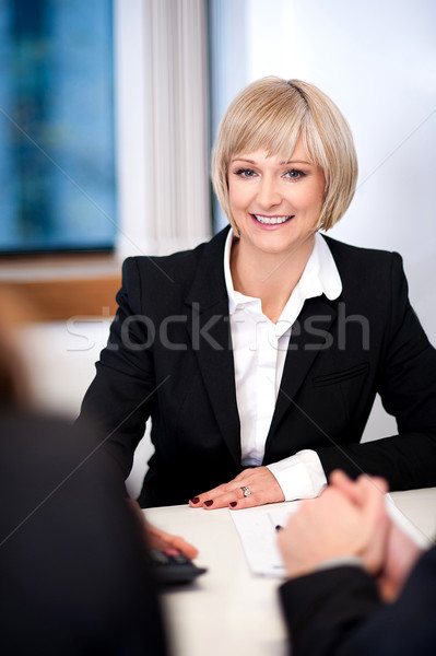 Imprenditrice lavoro colleghi riunione manager Foto d'archivio © stockyimages