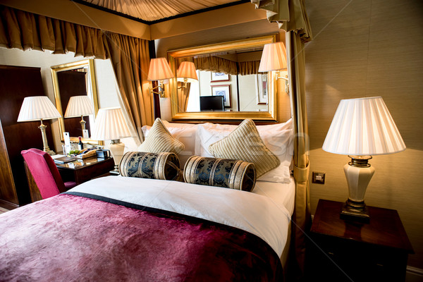 Büyük modern yatak odası otel lüks güzel Stok fotoğraf © stockyimages