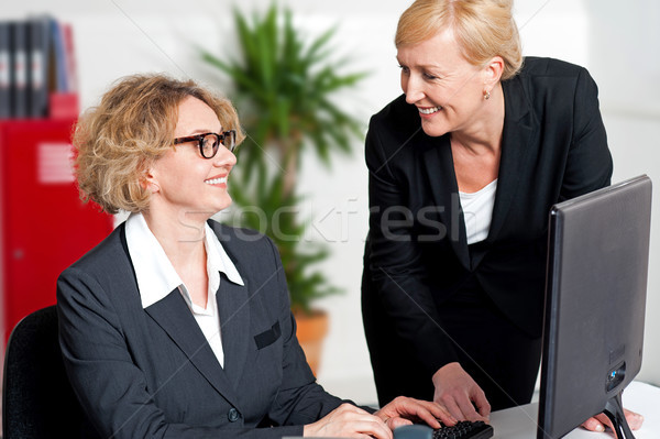Iki kurumsal kadın ofis iş kadını Stok fotoğraf © stockyimages