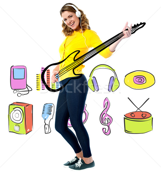 Kadın gitarist tok eylem modern genç kız Stok fotoğraf © stockyimages