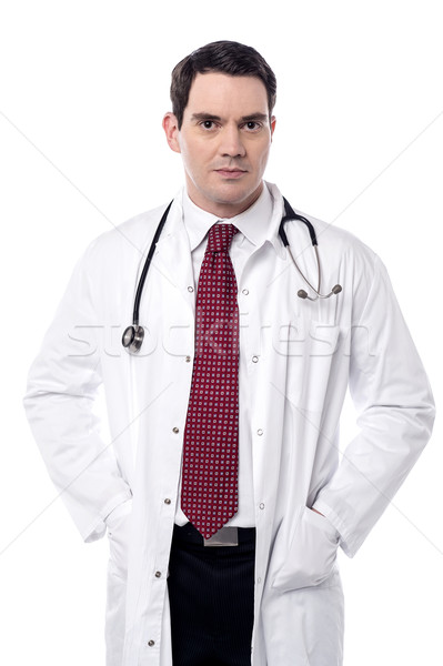 Patient critique état médecin de sexe masculin posant mains [[stock_photo]] © stockyimages