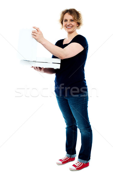 Caja de pizza mujer hermosa abierto pizza Foto stock © stockyimages