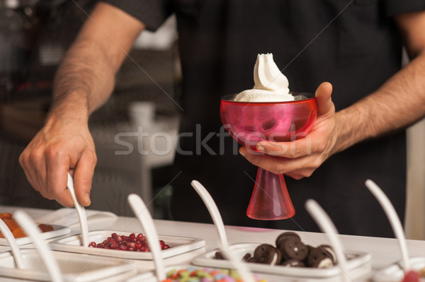Foto stock: Homem · sorvete · cara · mãos · comida