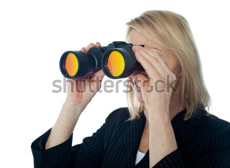 女實業家 看 雙筒望遠鏡 白 婦女 工作 商業照片 © stockyimages