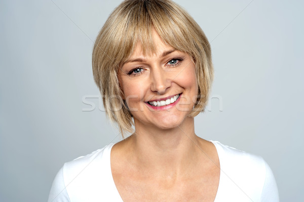 肖像 笑みを浮かべて 白人 女性 ストックフォト © stockyimages