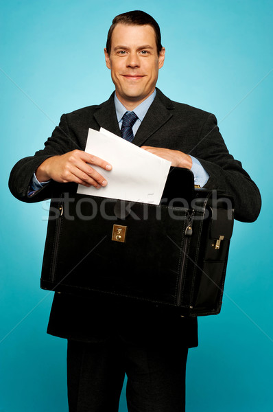 Stock fotó: Férfi · igazgató · papír · férfi · üzletember · pénzügy