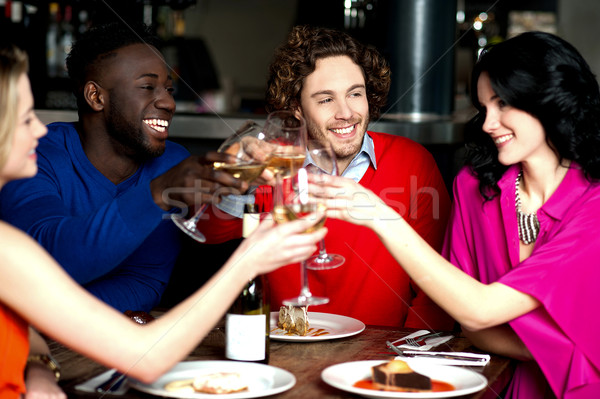 Csoport buli emberek férfiak nők barátok Stock fotó © stockyimages