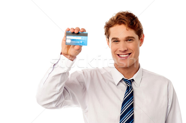 Foto stock: Novo · ouro · cartão · de · crédito · sorridente · masculino · executivo