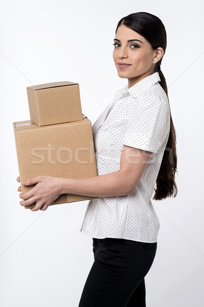 Stock foto: Warenkorb · jetzt · online · hübsche · Frau · tragen · Karton