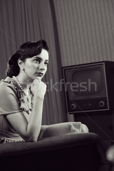 Nő portré gyönyörű nő otthon 1950 televízió klasszikus Stock fotó © stokkete