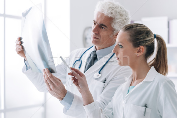 Radiológus röntgen asszisztens iroda egészségügy megelőzés Stock fotó © stokkete